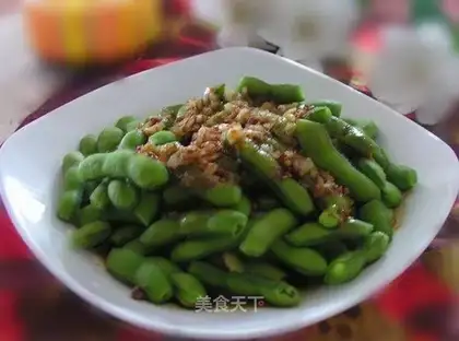 Cold spicy edamame