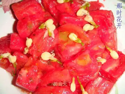 Cold red tomatoes