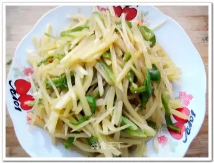 Shredded hot and sour potatoes with cold salad