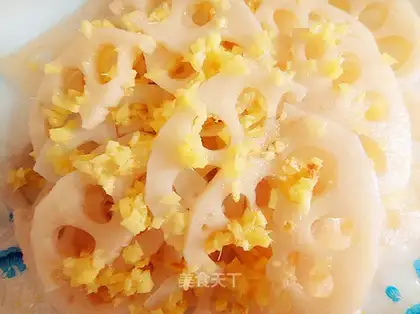 Cold lotus root slices with honey sauce