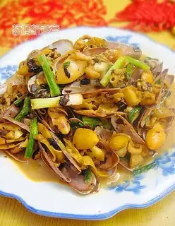 stir-fried golden mussel with black bean sauce