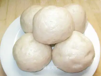 Home-made bean paste buns
