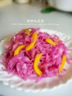 Cold red cabbage