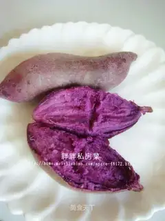 Steaming purple potatoes in microwave oven