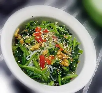 Salad spinach vermicelli