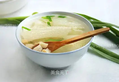 Bamboo fungus and scallop soup