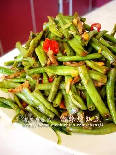 stir-fried cowpea with shredded pork
