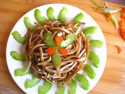 Celery mixed with dried bean curd