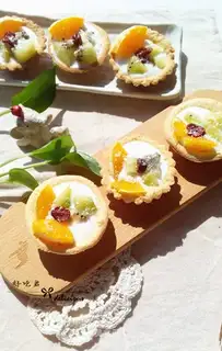 Yogurt and fruit