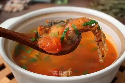 Tomato fried fish soup