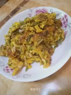 Plum fried eggs