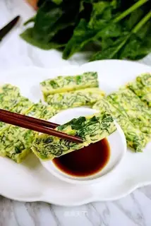 A spinach chicken cake