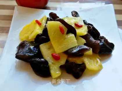 Pineapple fried wood