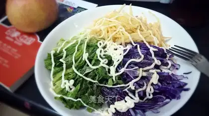 Three-sand salad