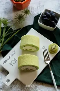 Specious omelet rolls