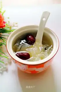 Silver-eared date soup