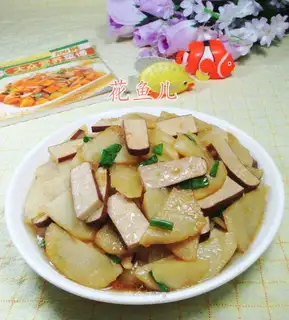 Eggs and fried potatoes