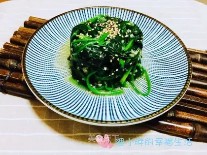 Garlic spinach