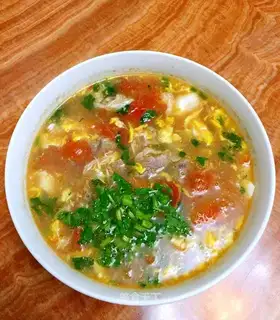 Tomato skinny egg soup