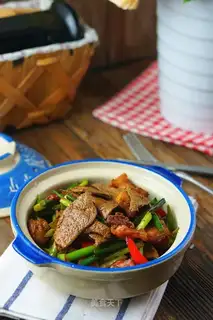Five-flower pork-grass fried