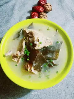 Sea belt bone soup