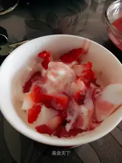 Strawberry ice cream