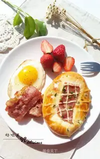 The salad bacon bag