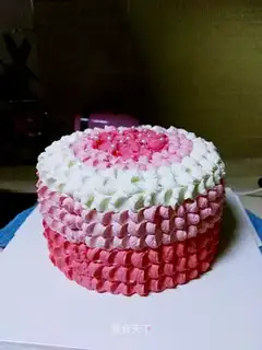 Gradual cream cake