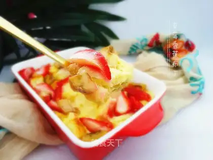 Strawberry banana toast pudding
