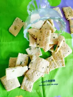 Onion crackers