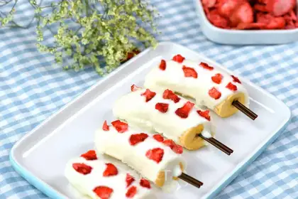 Strawberry cracker banana ice cream