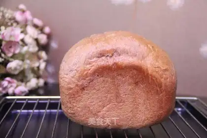 Black rice cream bread