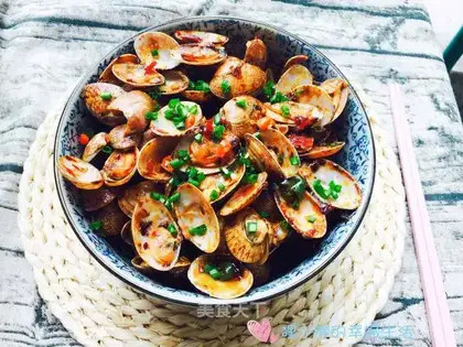 Spicy clams