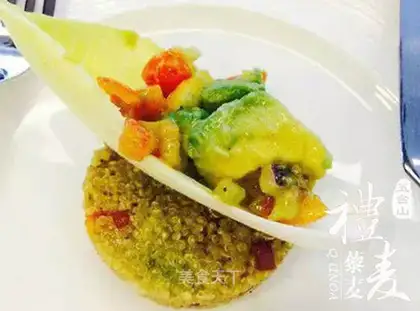 Quinoa butter and fruit salad