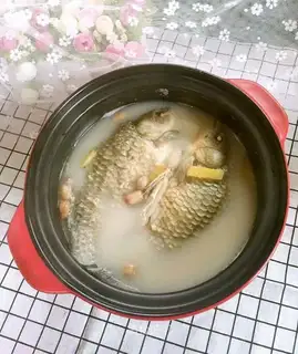Peanut fish soup