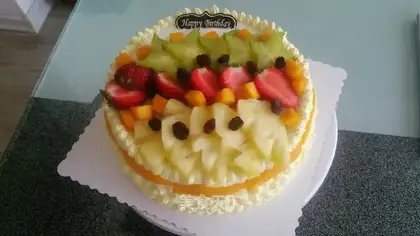 Caramel pineapple and fruit cake