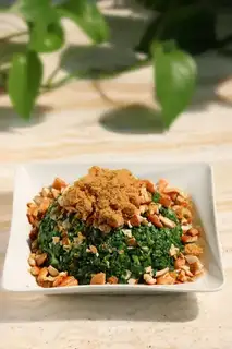 The gravy pine nuts