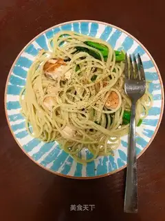 Salmon pasta
