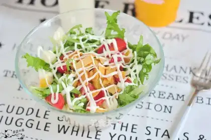A salad with chrysanthemum fruit