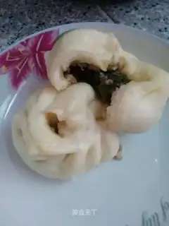 Puffy mushroom buns