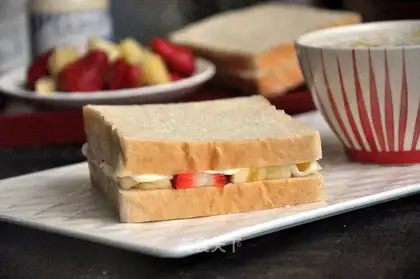 Fruit sandwich