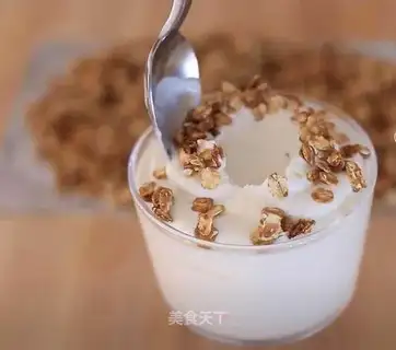 Bee yogurt