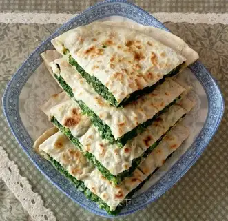 Spinach egg box