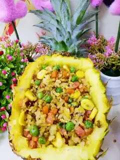 Pineapple rice