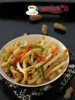 Twin peppers, peanuts