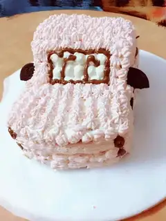 Car birthday cake
