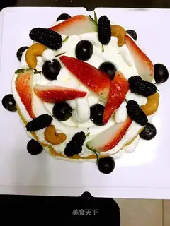 Strawberry blueberry fruitcake