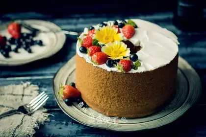 Caramel chili cake