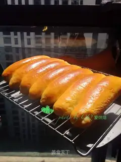 Milk and cheese buns