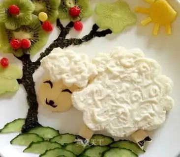 Little sheep and fruit bread